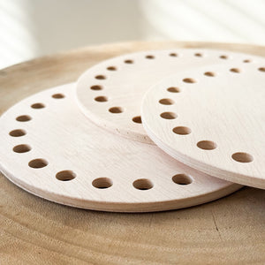 Bases en bois avec trous