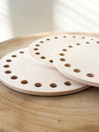 Bases de madera con agujeros