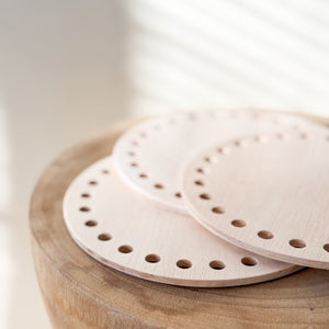Bases en bois avec trous