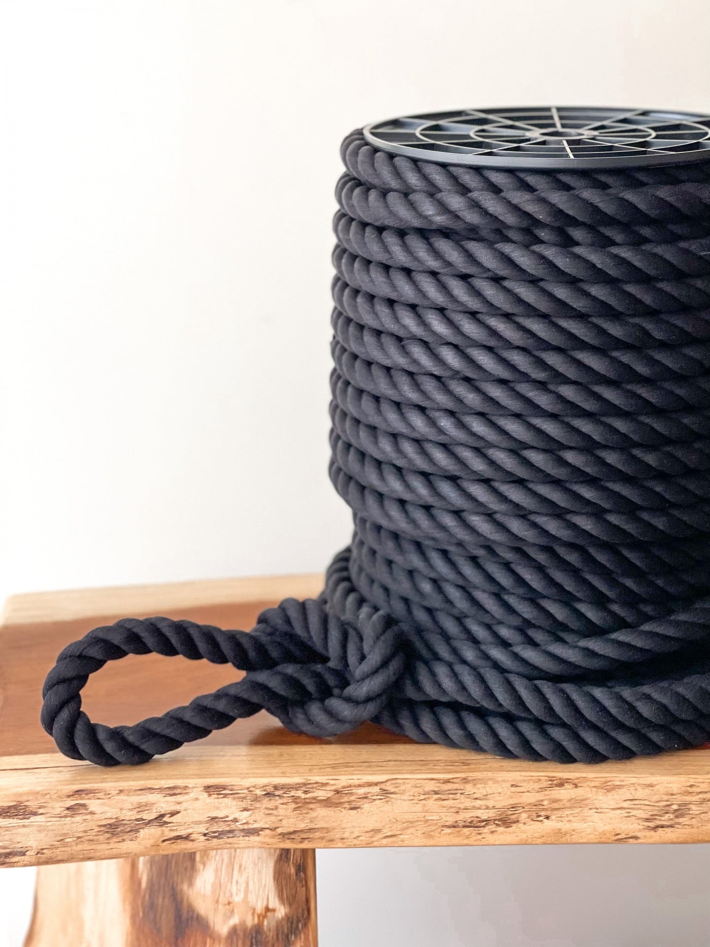 Corde torsadée en coton noir 