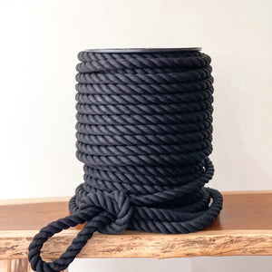 Corde torsadée en coton noir 